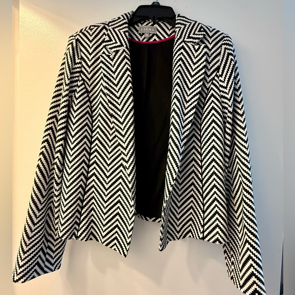 Black and White Chevron Suit Jacket with Open Front